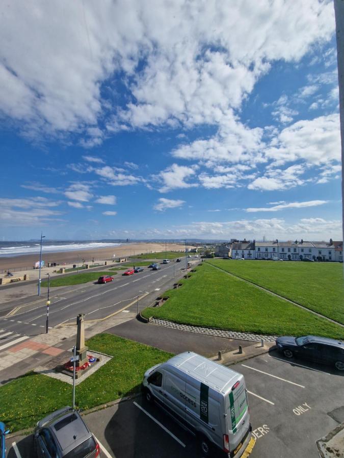 2 The Green, Exceptional Large House, Sea Views Loads Of Bathrooms Seaton Carew Bagian luar foto