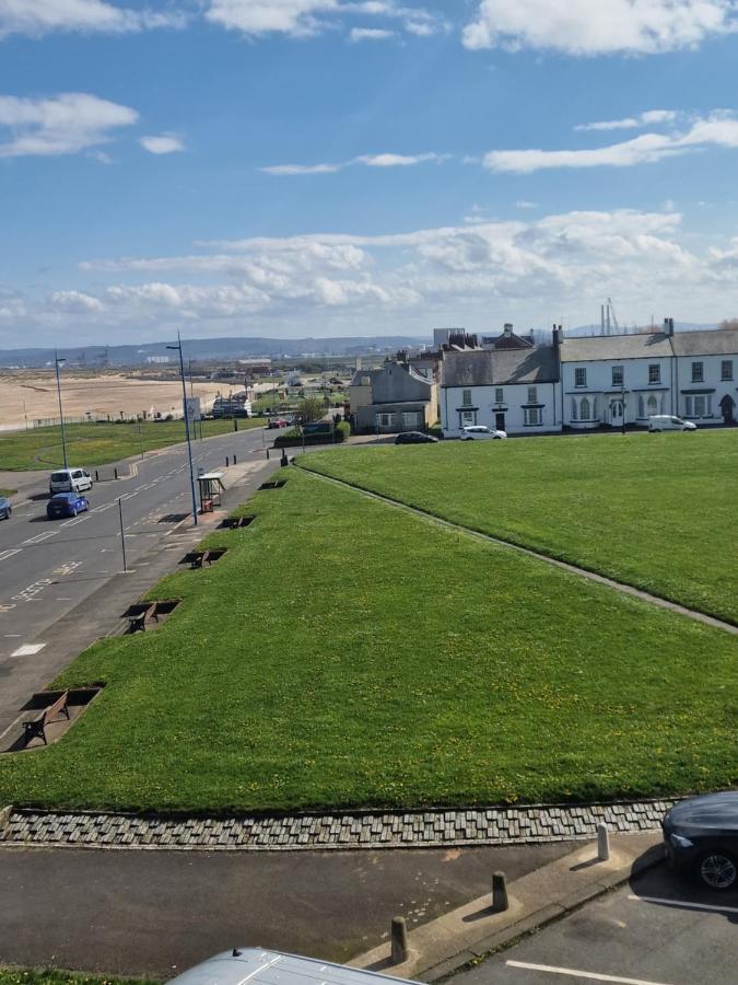 2 The Green, Exceptional Large House, Sea Views Loads Of Bathrooms Seaton Carew Bagian luar foto