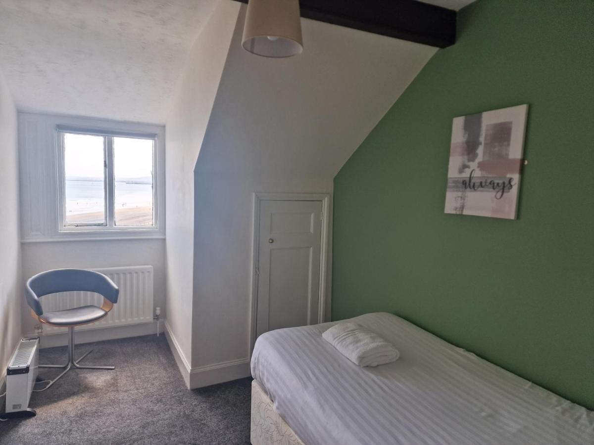 2 The Green, Exceptional Large House, Sea Views Loads Of Bathrooms Seaton Carew Bagian luar foto