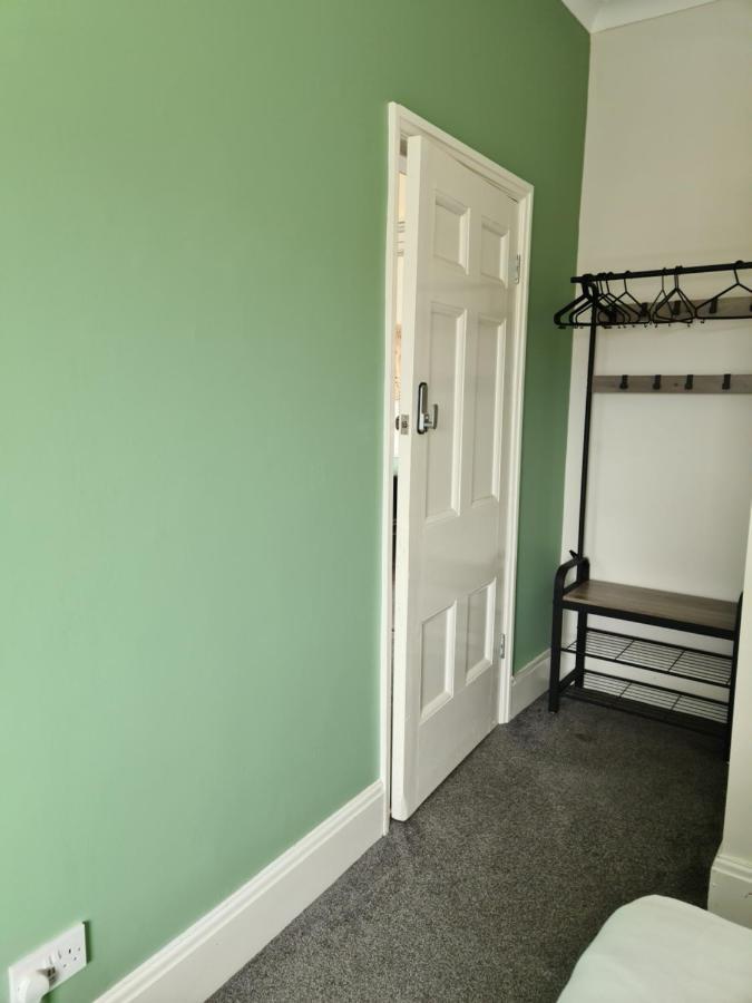 2 The Green, Exceptional Large House, Sea Views Loads Of Bathrooms Seaton Carew Bagian luar foto